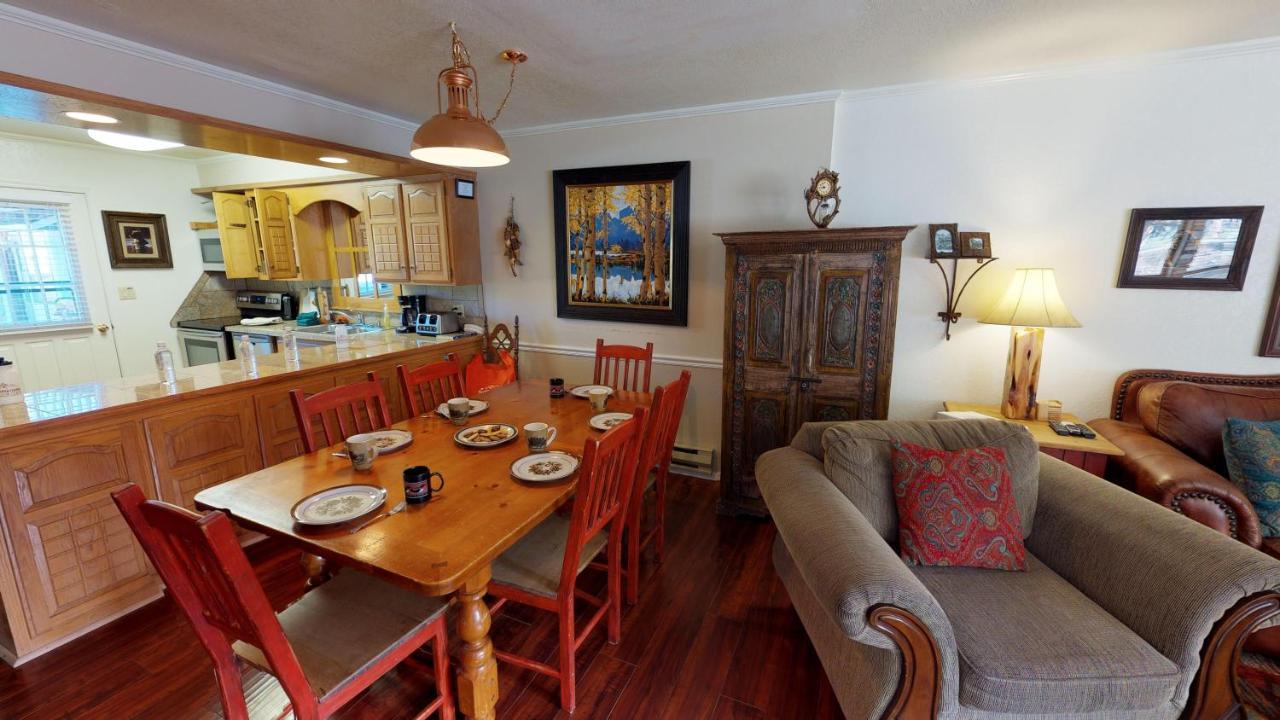 Апартаменты Claim Jumper 8 Townhouse With High Speed Wifi Ред-Ривер Экстерьер фото