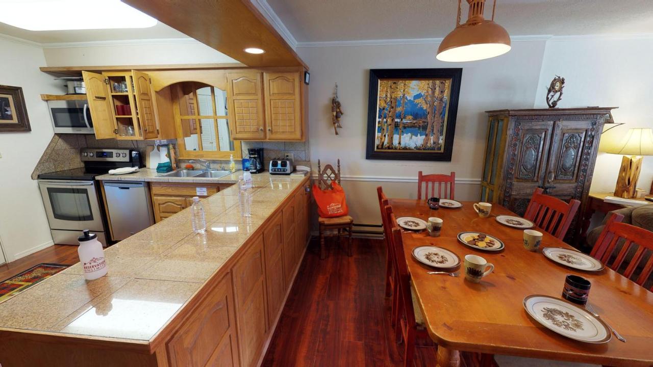 Апартаменты Claim Jumper 8 Townhouse With High Speed Wifi Ред-Ривер Экстерьер фото