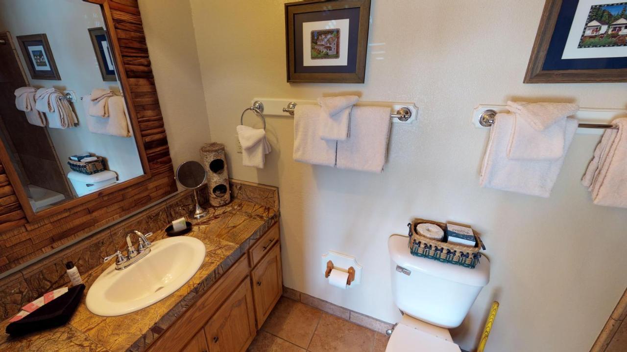 Апартаменты Claim Jumper 8 Townhouse With High Speed Wifi Ред-Ривер Экстерьер фото